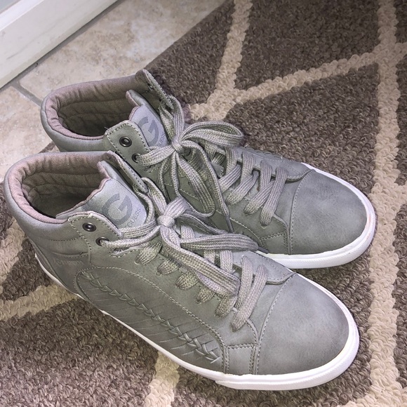 guess gray sneakers